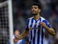 里程碑夜费耶诺德防线松动，葡超冲刺阶段刷纪录，引发热议，控场能力受关注(打靶归来原唱歌词完整版)-完美平台