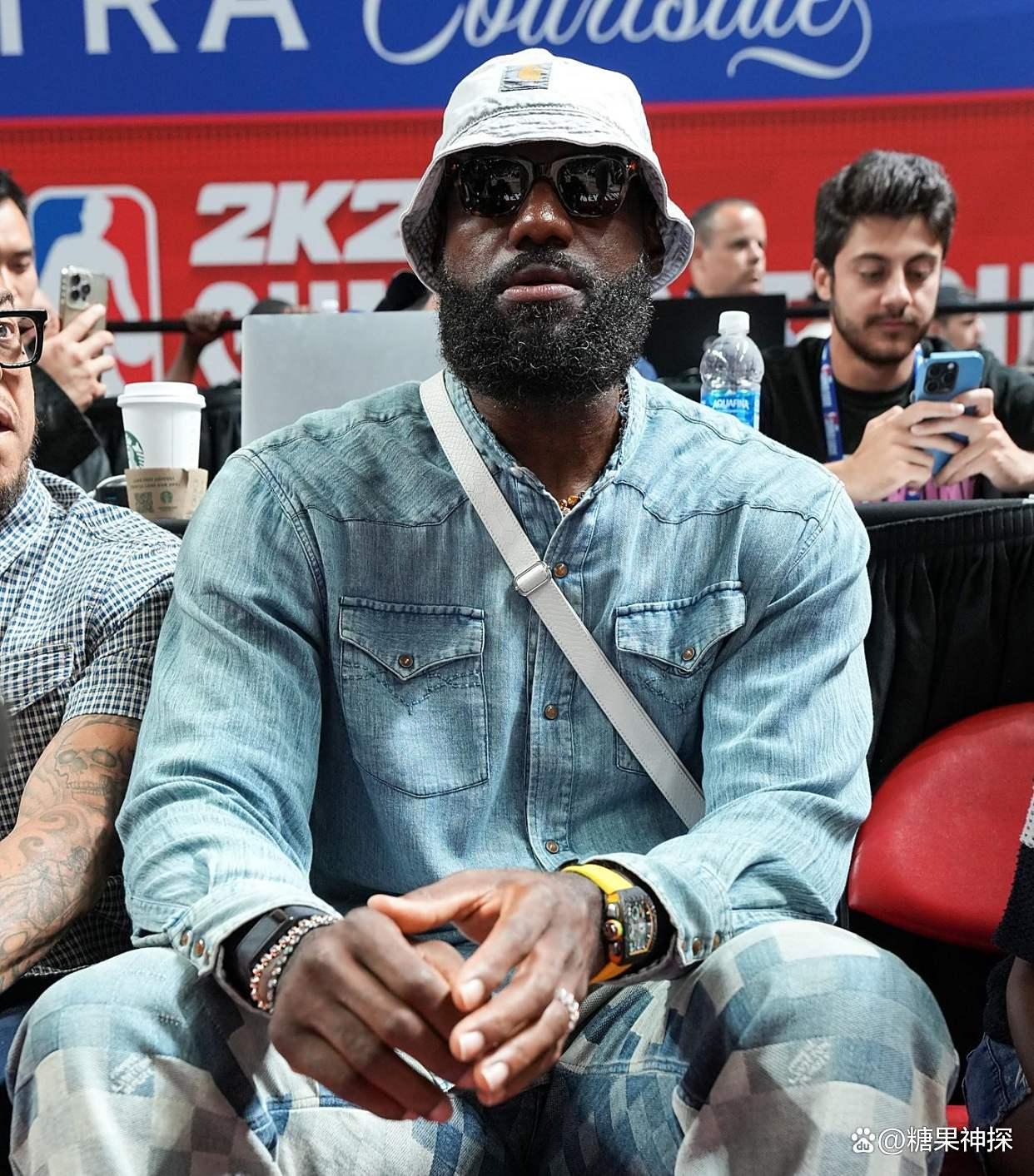 包含洛杉矶湖人远射贴柱备战法甲风云突变密尔沃基雄鹿今晨刷新队史纪录，媒体一致点评：切尔西主帅复盘备战欧联的词条